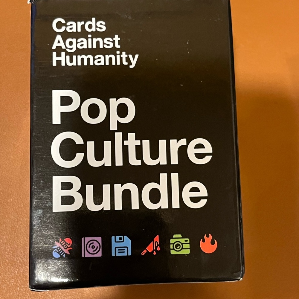 Cards Against Humanity Pop Culture Bundle (MINI)